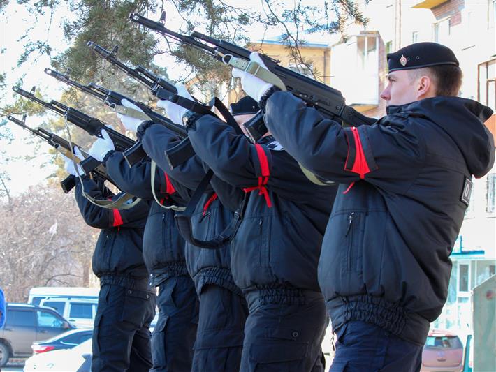 В Приангарье росгвардейцы почтили память сослуживцев, погибших при исполнении служебного долга
