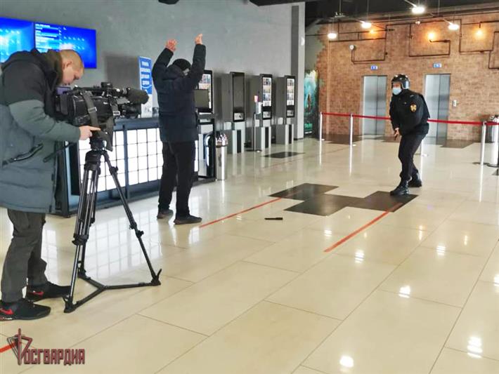 В Хакасии журналисты регионального телеканала заступили на дежурство с росгвардейцами