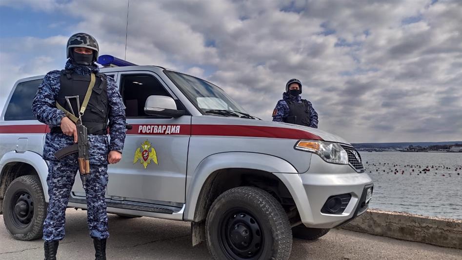 В Севастополе сотрудники Росгвардии вернули матери пропавшего сына