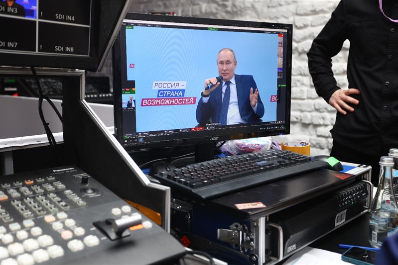 Владимир Путин поблагодарил команду девушек-курсантов Пермского института Росгвардии, вышедших в финал конкурса «Цифровой прорыв» за внимание к социальным проблемам