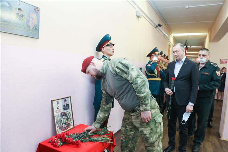 Кадетскому классу московской школы присвоено имя Героя России Ивана Шелохвостова 