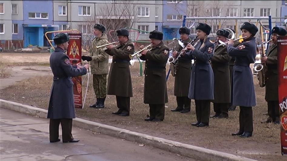 В Тольятти военнослужащие Росгвардии навестили бывших узников фашистских концлагерей