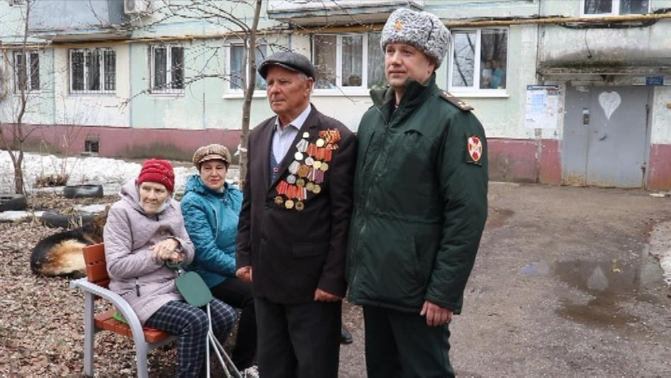 В Тольятти военнослужащие Росгвардии навестили бывших узников фашистских концлагерей