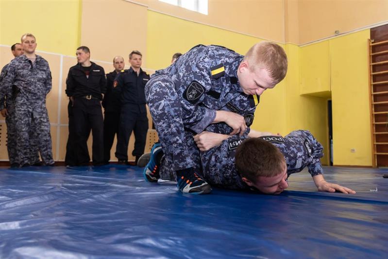 В Хабаровске завершился краевой этап конкурса профессионального мастерства среди сотрудников групп задержания