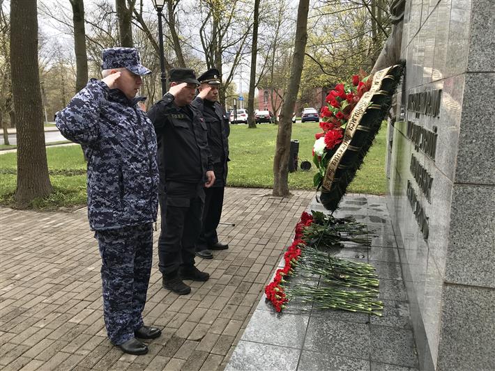 В Северо-Западном округе Росгвардии проходят мероприятия, посвященные Дню памяти погибших в радиационных авариях и катастрофах