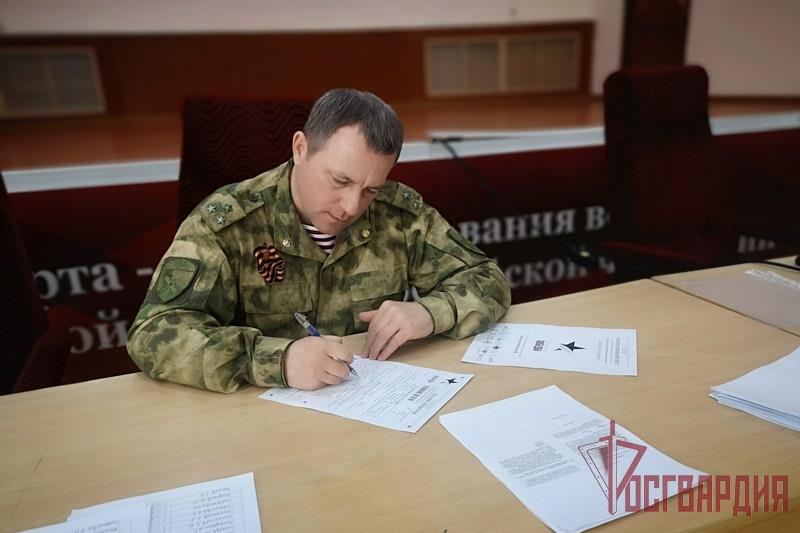 Росгвардейцы Дальнего Востока приняли участие в международной акции «Диктант Победы»