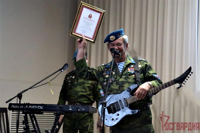 «Голубые береты» дали концерт в Управлении Росгвардии по Приморскому краю