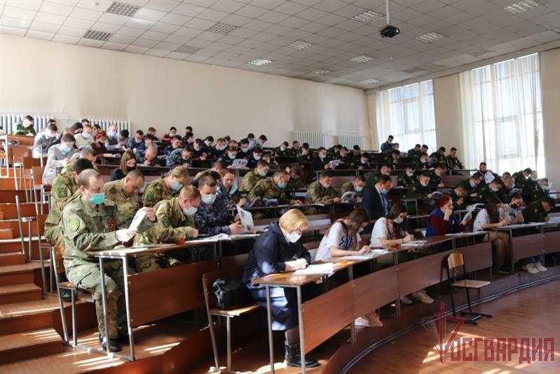 Росгвардейцы Дальнего Востока приняли участие в международной акции «Диктант Победы»