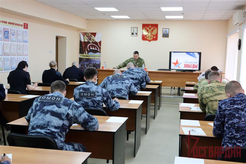 Росгвардейцы Дальнего Востока приняли участие в международной акции «Диктант Победы»