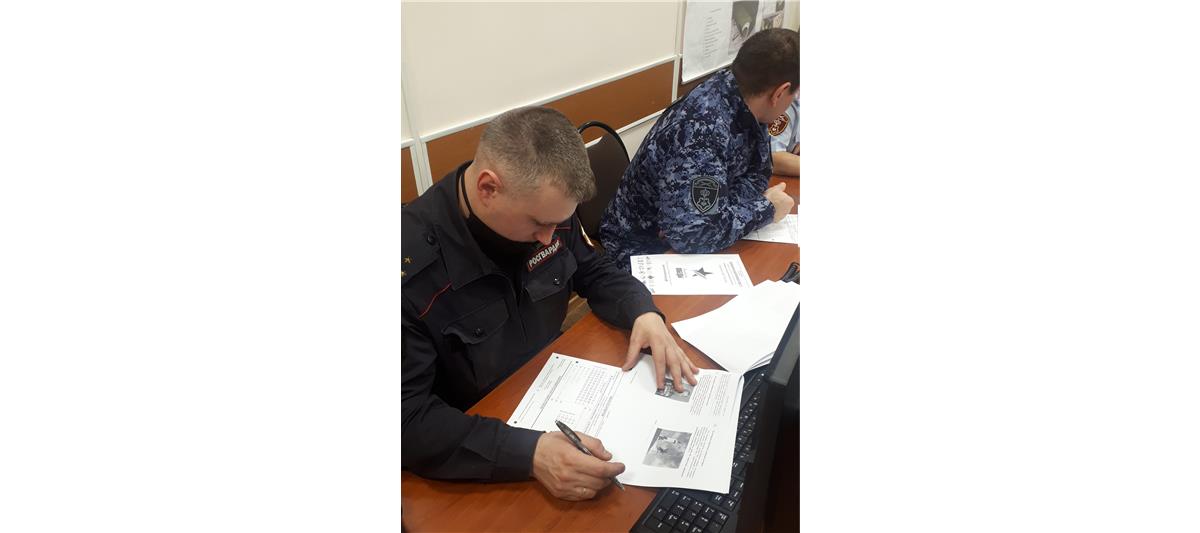 Росгвардейцы Северо-Западного округа приняли участие в написании «Диктанта Победы»