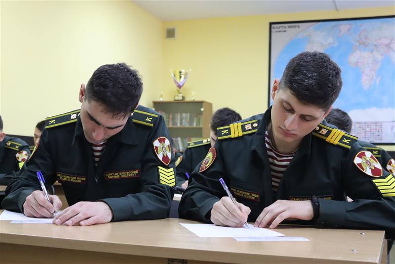 В Санкт-Петербургском военном институте Росгвардии стартовал смотр физической подготовки и спортивно-массовой работы