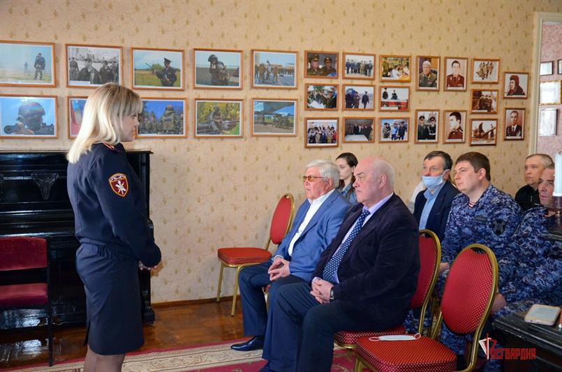 В Мичуринске открылась фотовыставка, посвященная 5-летию образования войск национальной гвардии Российской Федерации