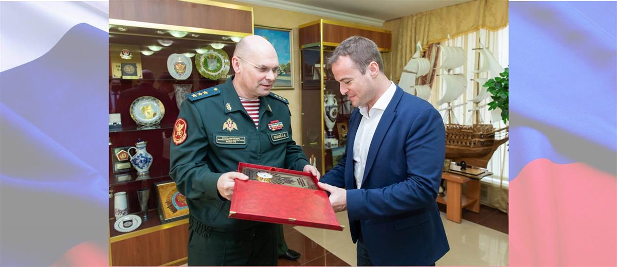 Состоялась встреча статс-секретаря — заместителя директора Росгвардии генерал-полковника Олега Плохого и президента Фонда русско-французских исторических инициатив Пьера Малиновского