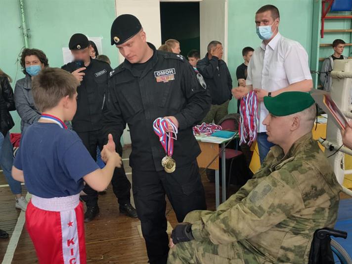 В Курской области состоялось открытое первенство по кикбоксингу памяти сотрудника ОМОН Героя России Андрея Хмелевского