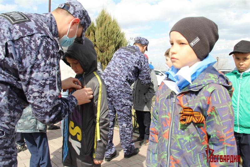 Уральский округ Росгвардии присоединился  ко всероссийской акции «Георгиевская ленточка» (видео)