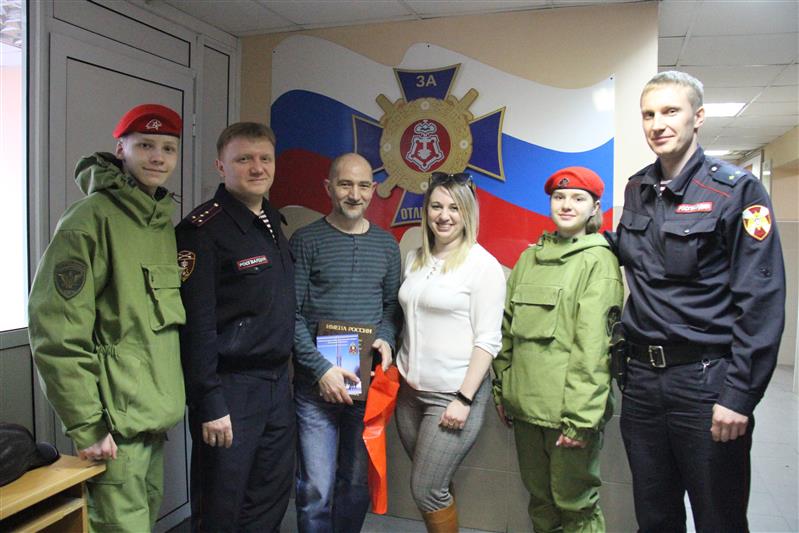В Кузбассе росгвардейцы и школьники встретились с ликвидатором последствий катастрофы на Чернобыльской АЭС
