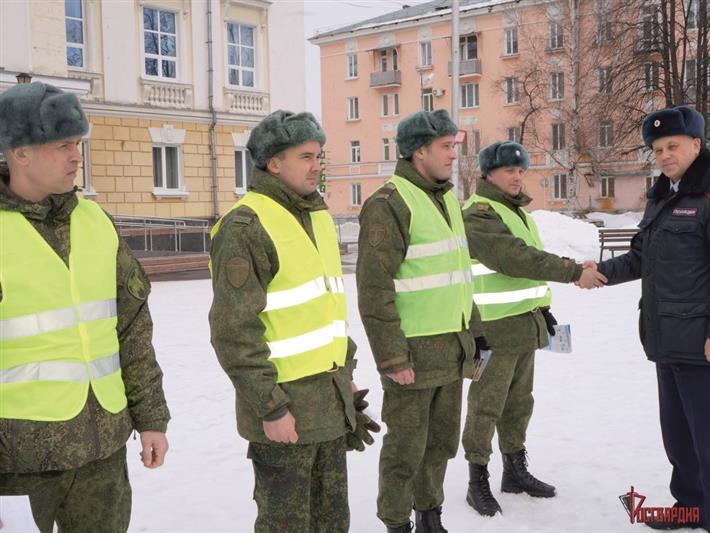 Военнослужащие северского соединения Росгвардии провели акцию «ПДД для всех» (видео)