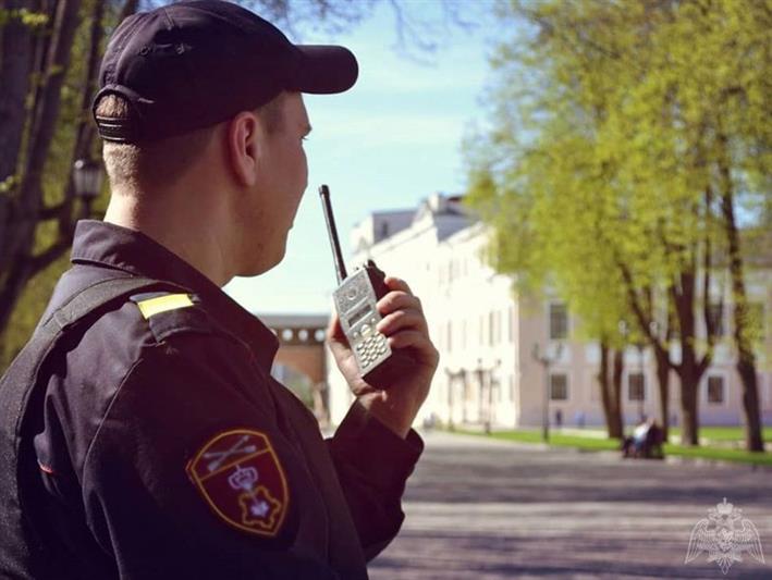 Росгвардейцы предотвратили пожар в многоквартирном доме в Новокузнецке