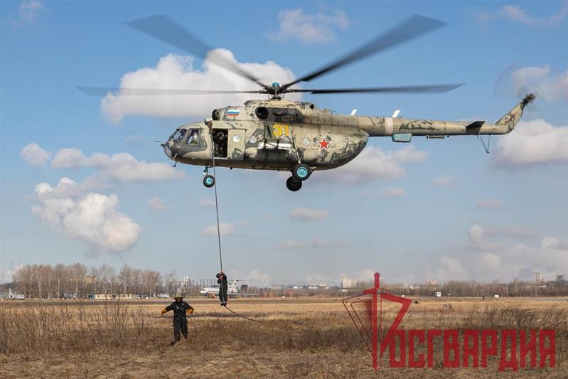Учебный сбор с выпускающими инструкторами беспарашютного десантирования состоялся в Хабаровске