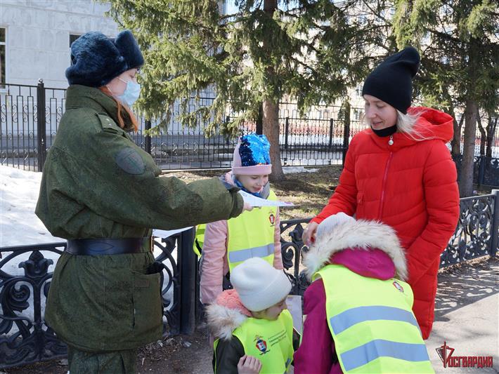 Военнослужащие северского соединения Росгвардии провели акцию «Осторожно, дети!»