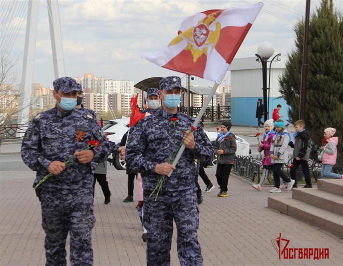 Уральский округ Росгвардии присоединился  ко всероссийской акции «Георгиевская ленточка» (видео)