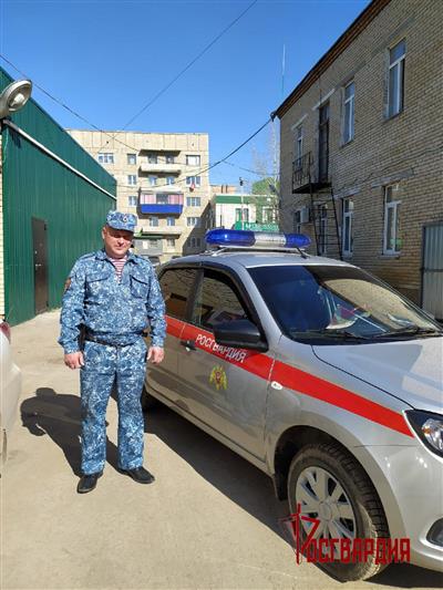  В Челябинской области сотрудник Росгвардии предотвратил возгорание соседней квартиры