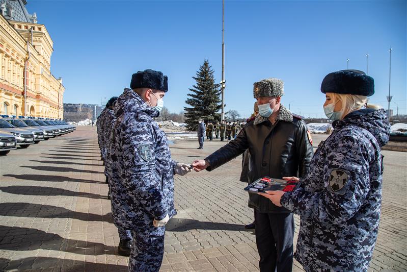 Нижегородским росгвардейцам вручили ключи от новых служебных автомобилей