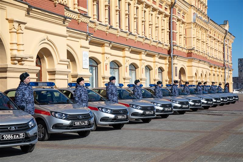 Нижегородским росгвардейцам вручили ключи от новых служебных автомобилей