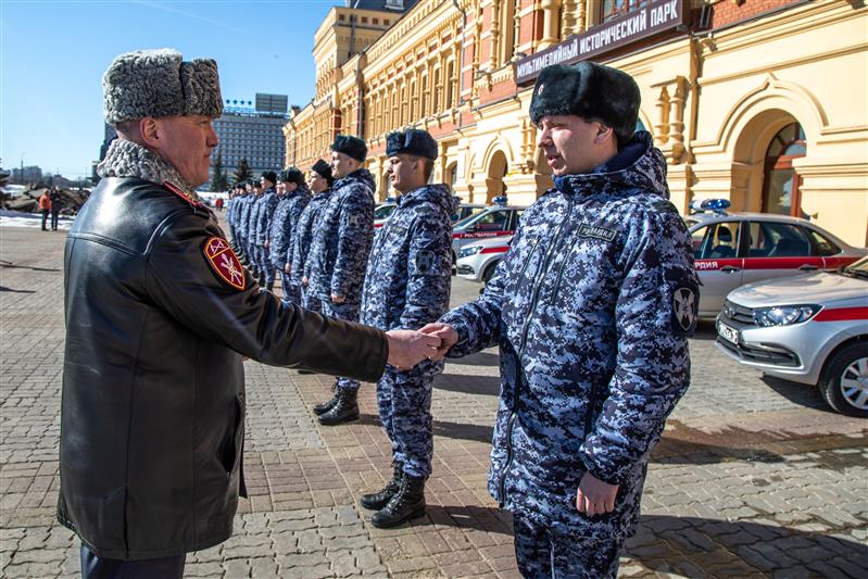 Нижегородским росгвардейцам вручили ключи от новых служебных автомобилей