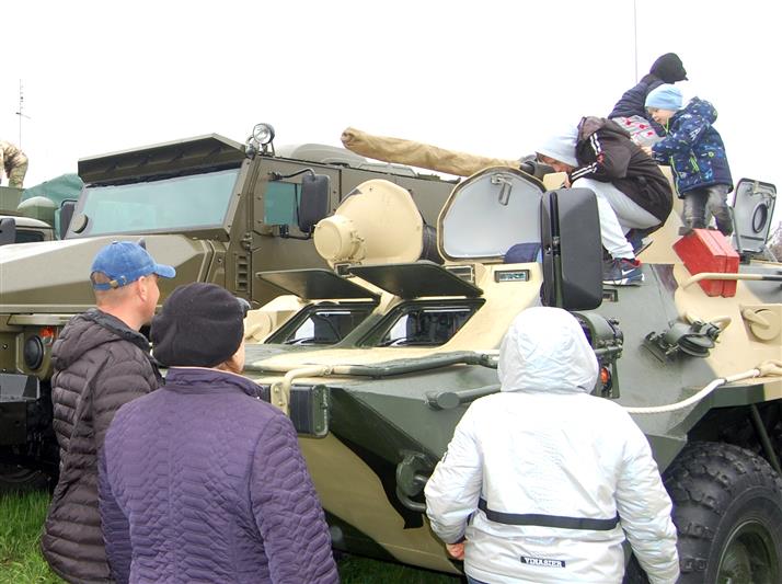 Военнослужащие Росгвардии из Армавира в преддверии Дня Победы приняли участие в масштабной военно-исторической реконструкции