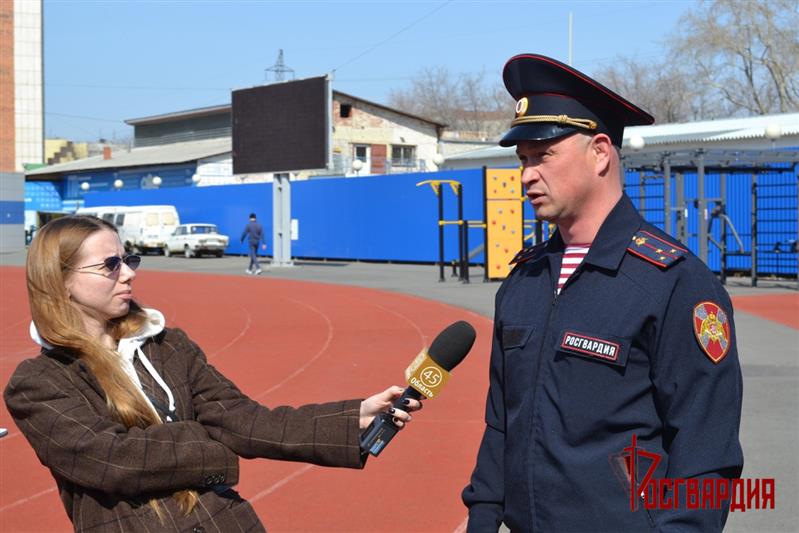 В Зауралье корреспонденты местной телекомпании понаблюдали за конкурсом профмастерства экипажей вневедомственной охраны Росгвардии (видео)