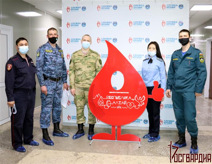 В Национальный день донора росгвардейцы Сибирского округа сдали кровь 