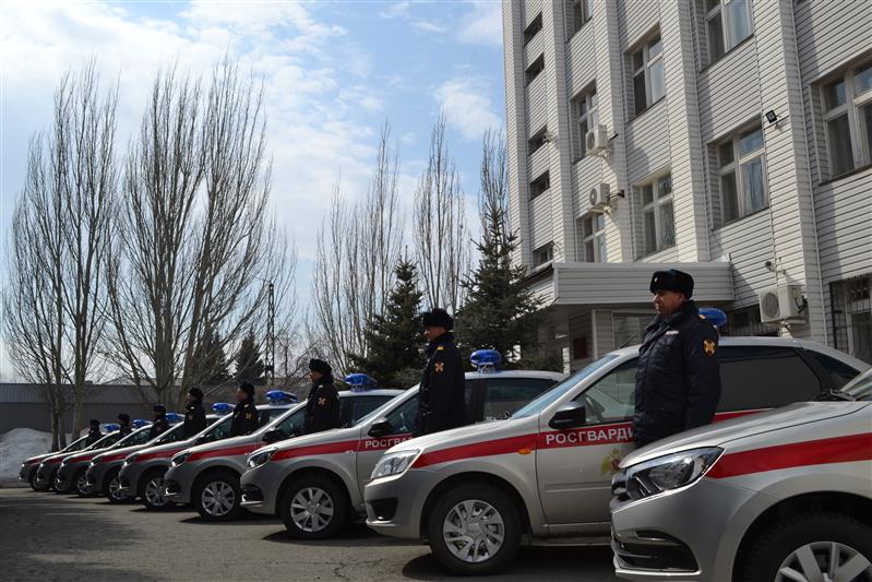 В Омске автопарк Росгвардии пополнился новыми служебными автомобилями 