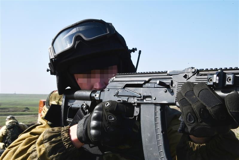 В Ростове-на-Дону сотрудники ОМОН Росгвардии отточили профессиональные навыки в ходе полевого выхода