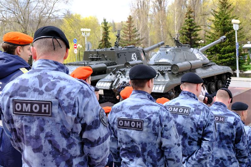 Росгвардейцы Центрального округа приняли участие в памятных мероприятиях ко Дню Победы