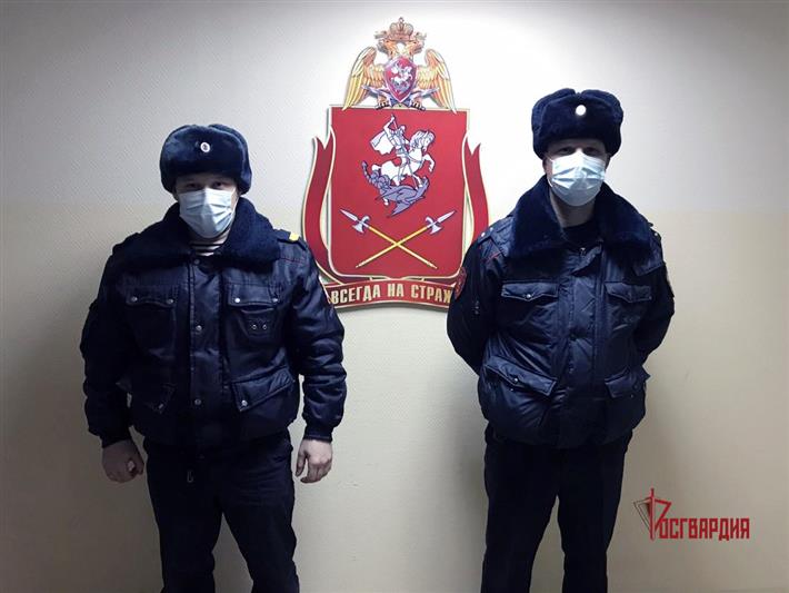 Житель Югры поблагодарил сотрудников Росгвардии за помощь на дороге  