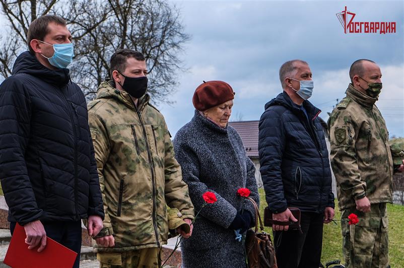 В Смоленске Росгвардия присоединилась к акции «Сад памяти»