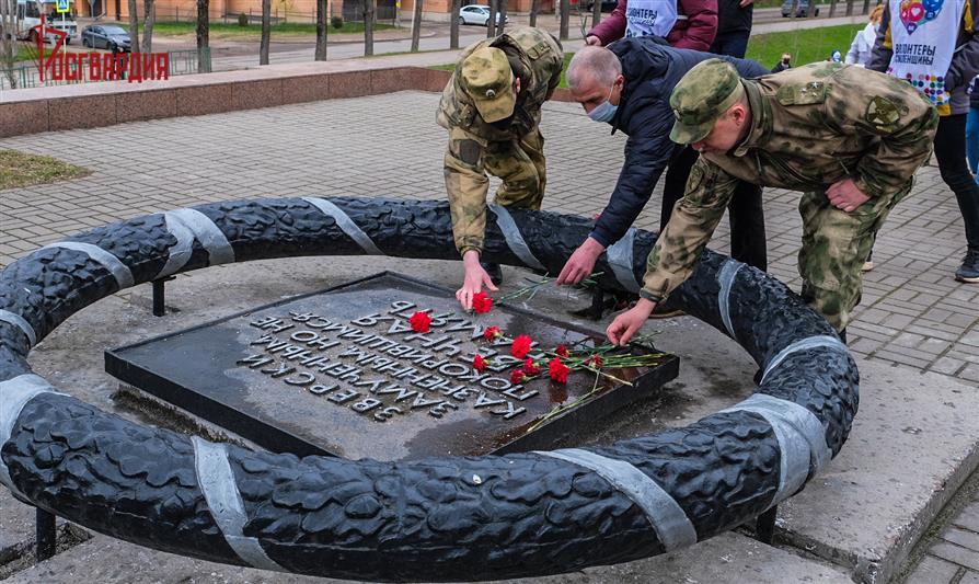 В Смоленске Росгвардия присоединилась к акции «Сад памяти»