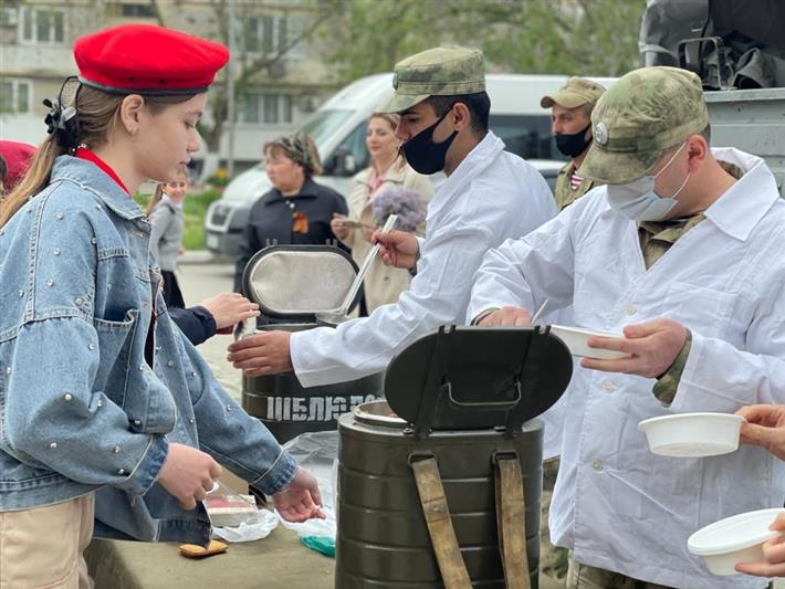 Росгвардия провела «Парад у дома ветерана» в Кизляре