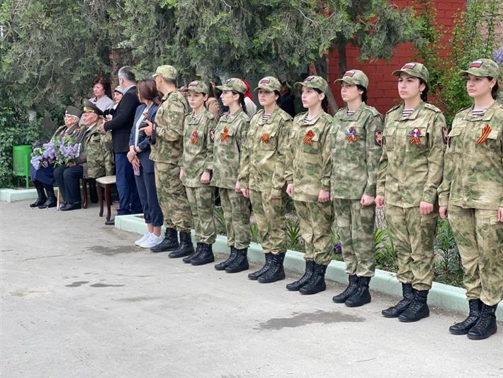 Росгвардия провела «Парад у дома ветерана» в Кизляре