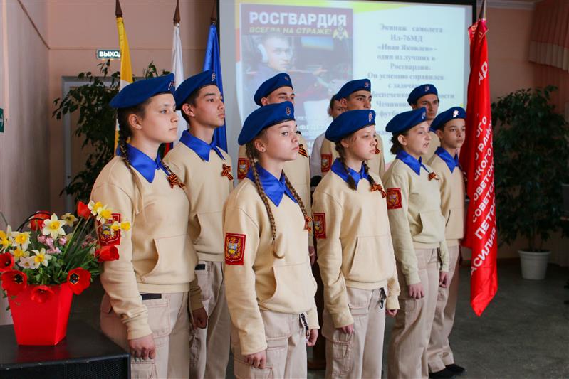 Военнослужащие и ветераны Росгвардии приняли участие в открытии школьного музея на малой родине генерала армии Ивана Яковлева 