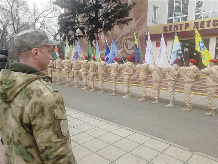 Военнослужащие Росгвардии по Хакасии оценили строевую подготовку участников конкурса флагоносцев