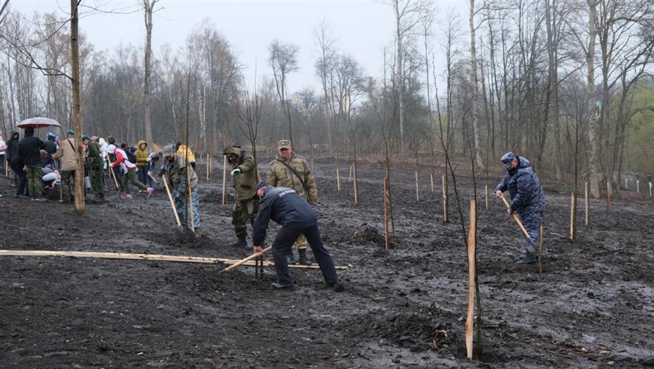 Росгвардия поддержала акцию «Сад памяти» в Орле