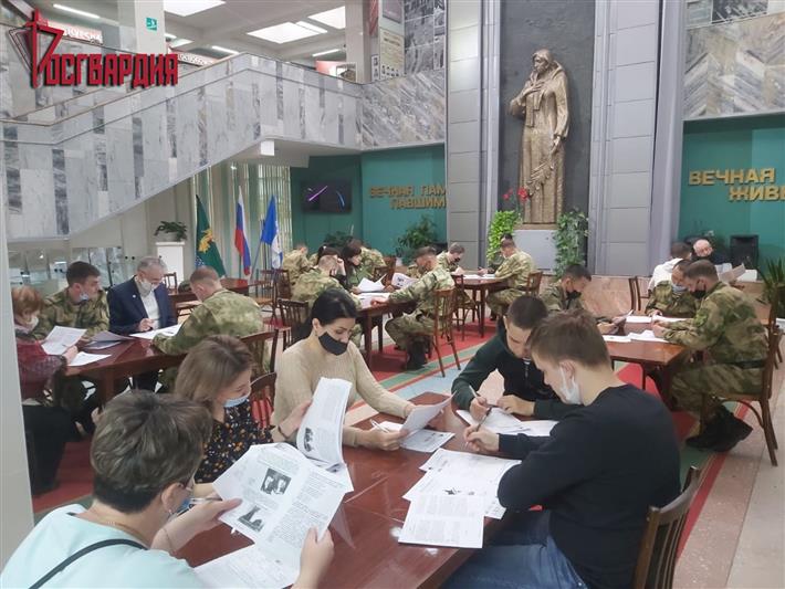 В Сибири военнослужащие и сотрудники Росгвардии написали «Диктант Победы»