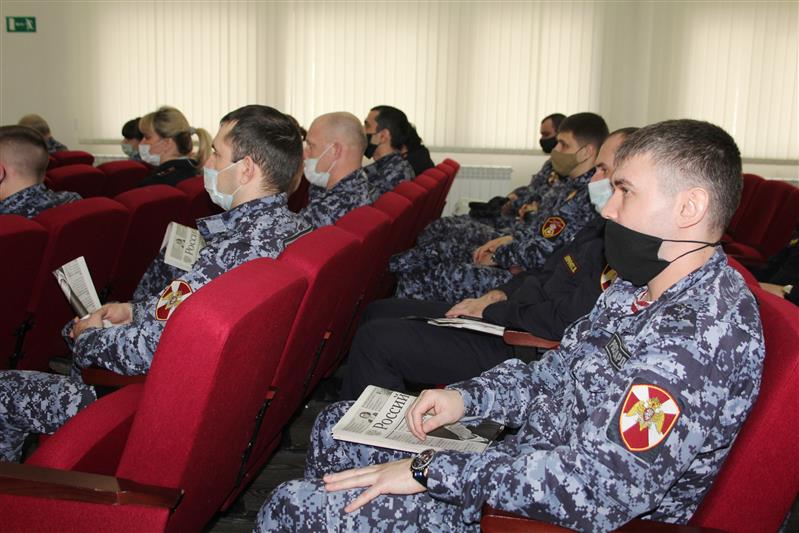 В Ростове-на-Дону журналисты регионального филиала «Российской газеты» познакомили представителей Росгвардии со спецификой своей работы