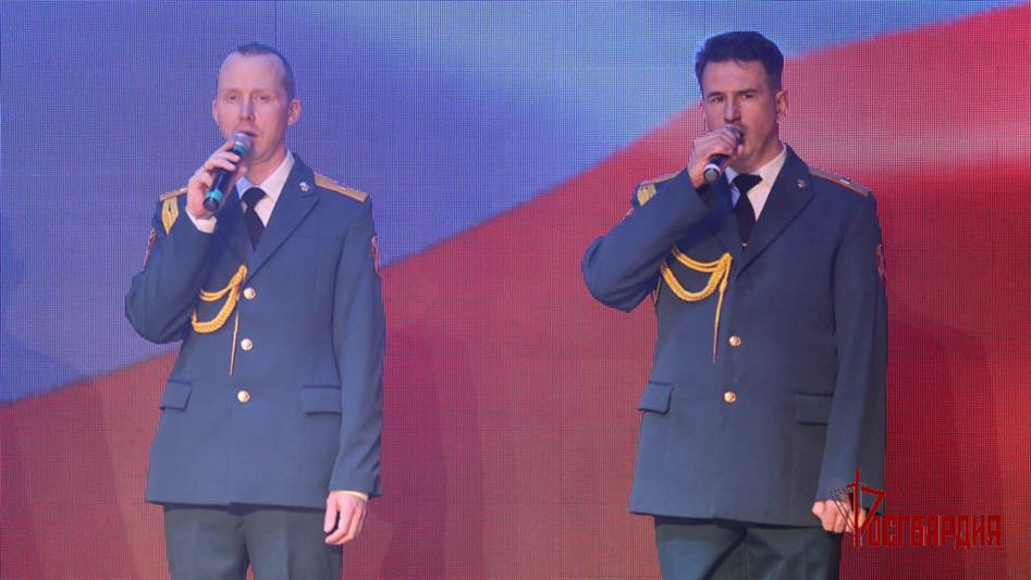Ансамбль песни и пляски Уральского округа Росгвардии поздравил работников скорой помощи с профессиональным праздником (видео)