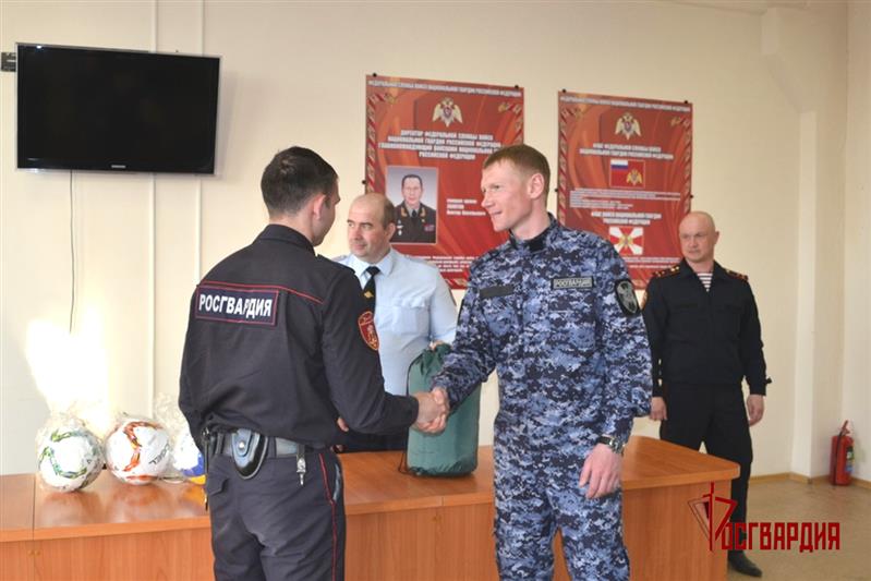 В Зауралье корреспонденты местной телекомпании понаблюдали за конкурсом профмастерства экипажей вневедомственной охраны Росгвардии (видео)