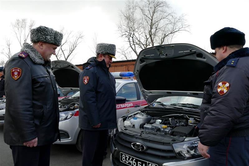 В Кузбассе очередная партия служебных автомобилей пополнила автопарк Росгвардии