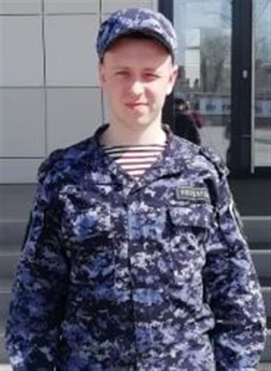  Сотрудник Росгвардии спас жительницу Воронежа от агрессивных бродячих собак 