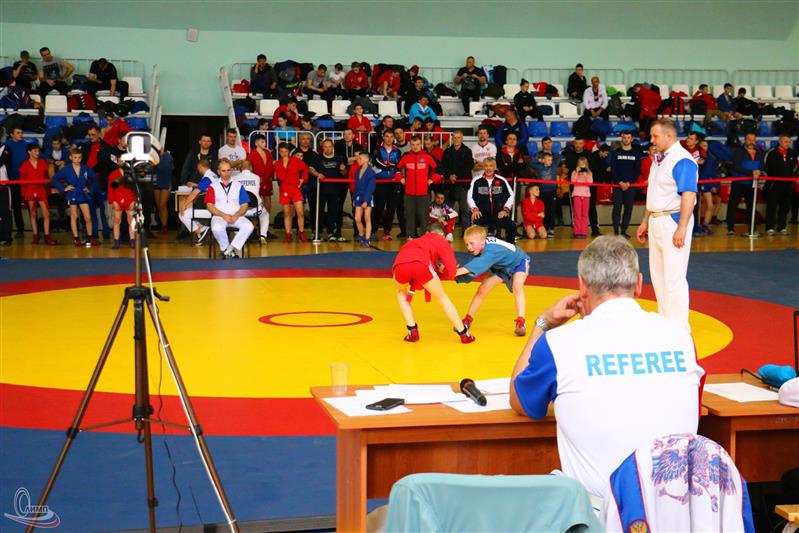 Проводимый при поддержке Росгвардии чемпионат Центрального федерального округа по самбо стартовал во Владимирской области 